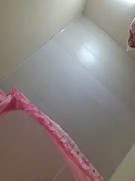 Yasmin-n online show from 12/17/25, 05:02