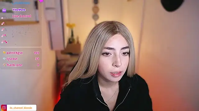 Snapshot of channel_blondee chatting on 06/11/26, 12:32 channel blondee online show from 06/11/26, 12:32