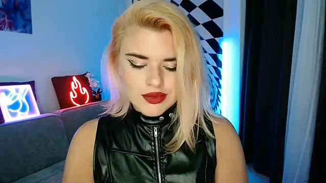 Snapshot of Ariana_Saint chatting on 12/20/25, 05:31 Ariana Saint online show from 12/20/25, 05:31