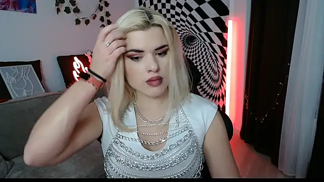 Snapshot of Ariana_Saint chatting on 02/10/26, 08:02 Ariana Saint online show from 02/10/26, 08:02