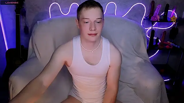 Snapshot of playoliver chatting on 03/28/26, 02:11 playoliver online show from 03/28/26, 02:11