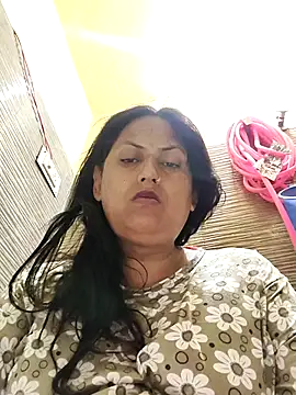 Hotmylips online show from 05/05/26, 12:40