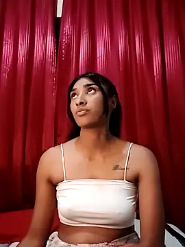 Snapshot of SummerTyme chatting on 12/20/25, 08:27 SummerTyme online show from 12/20/25, 08:27