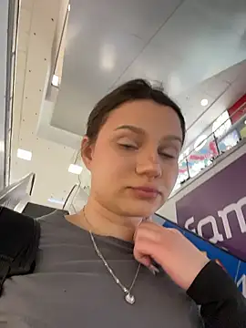 Niki Hug online show from 01/17/26, 11:37