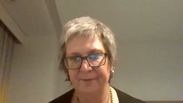 Snapshot of becky1111 chatting on 04/17/26, 01:19 becky1111 online show from 04/17/26, 01:19