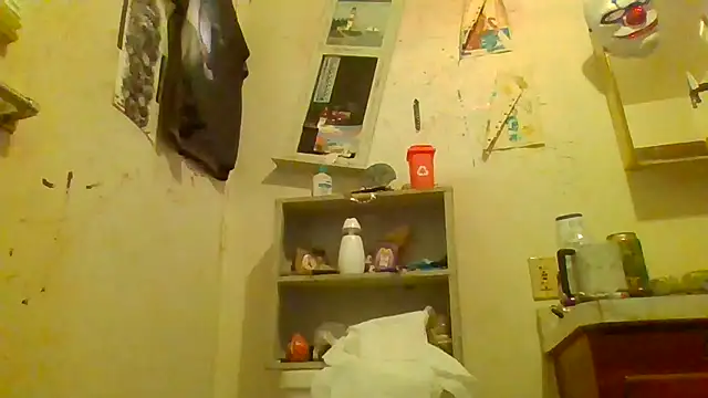 Snapshot of becky1111 chatting on 04/19/26, 07:16 becky1111 online show from 04/19/26, 07:16