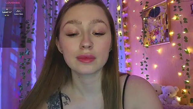 Snapshot of tease_mee_now chatting on 12/20/25, 05:09 tease mee now online show from 12/20/25, 05:09