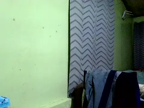 Snapshot of annawet chatting on 10/04/25, 11:41 annawet online show from 10/04/25, 11:41