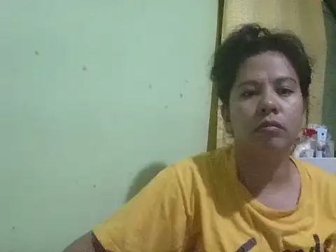 Snapshot of annawet chatting on 06/11/26, 12:14 annawet online show from 06/11/26, 12:14