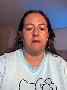 Snapshot of evelyn_harpeery chatting on 06/22/26, 11:18 evelyn harpeery online show from 06/22/26, 11:18