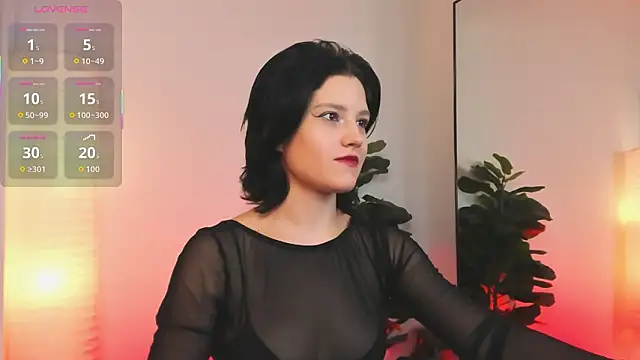 Snapshot of RowenMoon chatting on 03/06/26, 09:22 RowenMoon online show from 03/06/26, 09:22