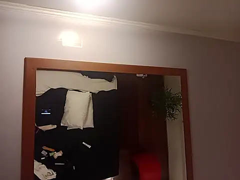 Snapshot of Good_girl6911 chatting on 12/21/25, 03:46 Good girl6911 online show from 12/21/25, 03:46