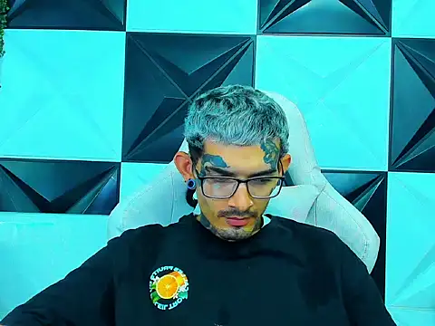 Boy tatto77 online show from 02/21/26, 07:15