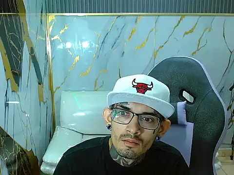 Snapshot of Boy_tatto77 chatting on 03/24/26, 12:43 Boy tatto77 online show from 03/24/26, 12:43