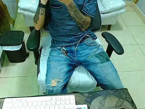 Snapshot of Boy_tatto77 chatting on 03/27/26, 12:38 Boy tatto77 online show from 03/27/26, 12:38