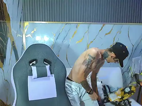 Snapshot of Boy_tatto77 chatting on 04/07/26, 07:58 Boy tatto77 online show from 04/07/26, 07:58