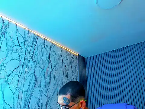 Snapshot of Boy_tatto77 chatting on 04/12/26, 01:21 Boy tatto77 online show from 04/12/26, 01:21