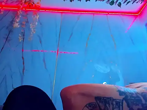 Snapshot of Boy_tatto77 chatting on 04/14/26, 01:11 Boy tatto77 online show from 04/14/26, 01:11