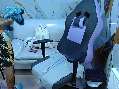 Snapshot of Boy_tatto77 chatting on 04/20/26, 12:08 Boy tatto77 online show from 04/20/26, 12:08