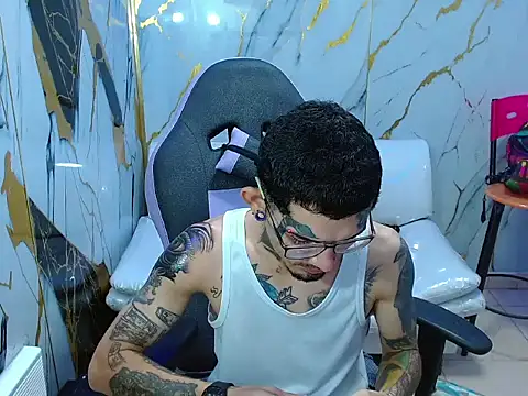 Snapshot of Boy_tatto77 chatting on 05/22/26, 11:16 Boy tatto77 online show from 05/22/26, 11:16