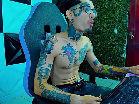 Snapshot of Boy_tatto77 chatting on 05/27/26, 12:02 Boy tatto77 online show from 05/27/26, 12:02
