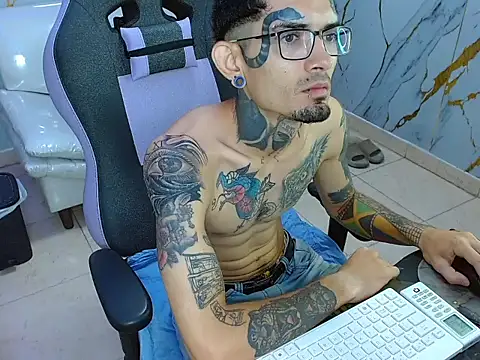 Snapshot of Boy_tatto77 chatting on 05/31/26, 12:23 Boy tatto77 online show from 05/31/26, 12:23