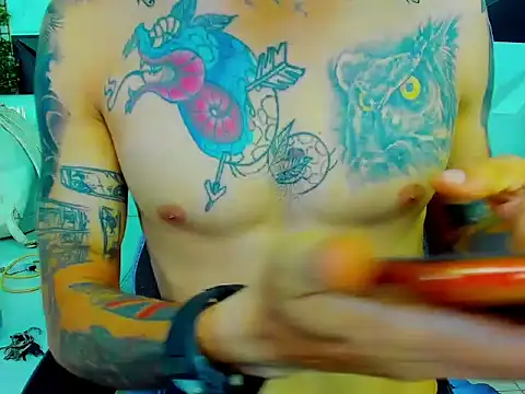 Snapshot of Boy_tatto77 chatting on 06/12/26, 12:37 Boy tatto77 online show from 06/12/26, 12:37