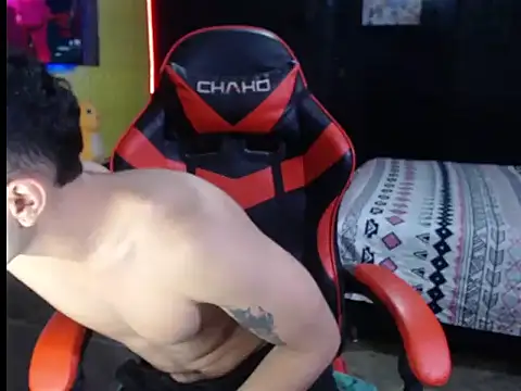 Snapshot of JustynAle2025 chatting on 12/19/25, 10:50 JustynAle2025 online show from 12/19/25, 10:50