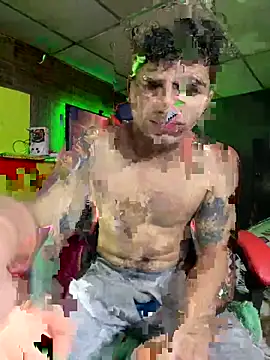 Snapshot of JustynAle2025 chatting on 01/07/26, 04:04 JustynAle2025 online show from 01/07/26, 04:04