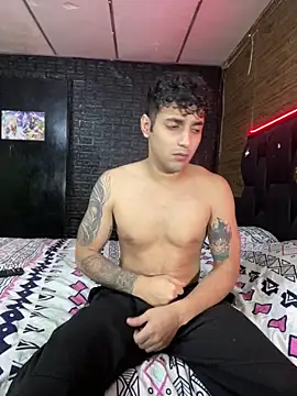 Snapshot of JustynAle2025 chatting on 03/26/26, 12:06 JustynAle2025 online show from 03/26/26, 12:06