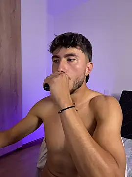 Snapshot of LIAM_COLT chatting on 03/25/26, 10:38 LIAM COLT online show from 03/25/26, 10:38