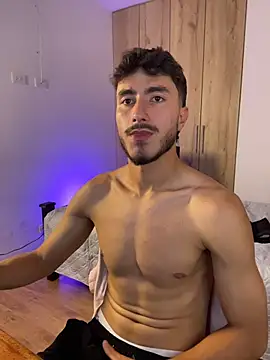 Snapshot of LIAM_COLT chatting on 04/01/26, 08:06 LIAM COLT online show from 04/01/26, 08:06