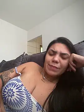 Snapshot of Nini_ chatting on 04/18/26, 02:32 Nini online show from 04/18/26, 02:32