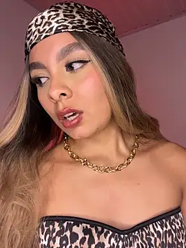 Snapshot of Nicollewest1 chatting on 02/03/26, 12:20 Nicollewest1 online show from 02/03/26, 12:20