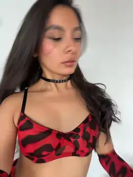 Snapshot of Nicollewest1 chatting on 02/20/26, 04:51 Nicollewest1 online show from 02/20/26, 04:51