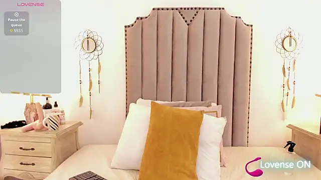 amber  ferrera online show from 04/11/26, 07:45