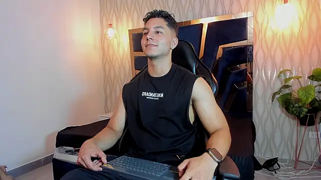 Noah Clarkk online show from 03/28/26, 05:23