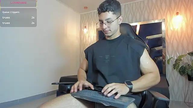 Noah Clarkk online show from 04/13/26, 05:18