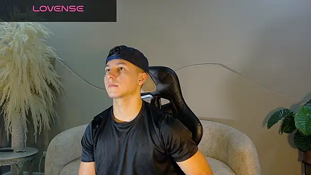 Snapshot of Noah_Clarkk chatting on 07/02/26, 05:30 Noah Clarkk online show from 07/02/26, 05:30