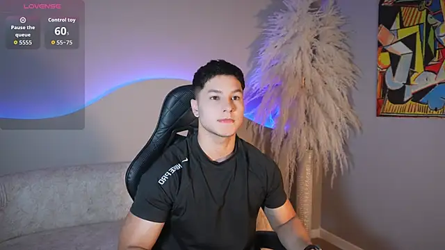 Snapshot of Noah_Clarkk chatting on 07/10/26, 05:37 Noah Clarkk online show from 07/10/26, 05:37