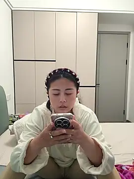 Snapshot of zzdd999 chatting on 03/23/26, 04:33 zzdd999 online show from 03/23/26, 04:33