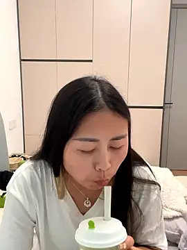 Snapshot of zzdd999 chatting on 04/22/26, 01:45 zzdd999 online show from 04/22/26, 01:45