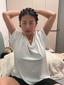 Snapshot of zzdd999 chatting on 04/24/26, 10:56 zzdd999 online show from 04/24/26, 10:56