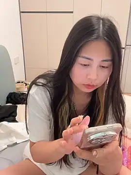 Snapshot of zzdd999 chatting on 04/25/26, 01:41 zzdd999 online show from 04/25/26, 01:41