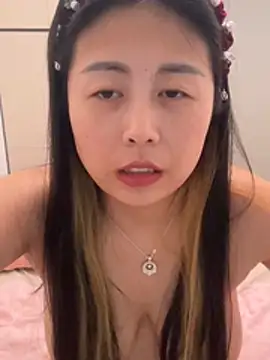 Snapshot of zzdd999 chatting on 06/25/26, 05:17 zzdd999 online show from 06/25/26, 05:17