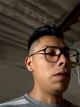 Snapshot of Marko-18 chatting on 12/23/25, 01:03 Marko-18 online show from 12/23/25, 01:03