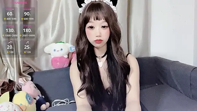 Snapshot of UUOO-CC chatting on 12/20/25, 06:15 UUOO-CC online show from 12/20/25, 06:15