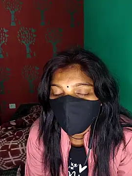 Snapshot of QWEEN7B chatting on 12/18/25, 04:57 QWEEN7B online show from 12/18/25, 04:57