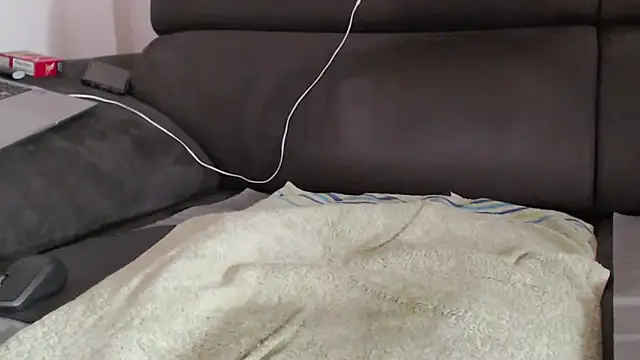 Snapshot of chatting on 03/23/26, 04:00 online show from 03/23/26, 04:00