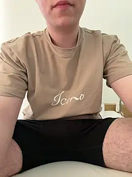 Snapshot of jaaydenx17 chatting on 04/25/26, 04:15 jaaydenx17 online show from 04/25/26, 04:15